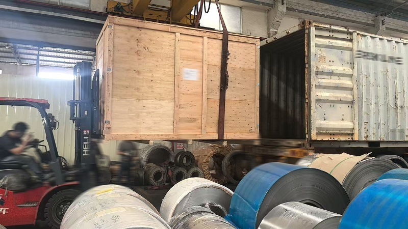 Fabrika Gönderi Güncellemesi: Forklift Yükleme ve Güvenli Teslimat